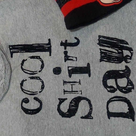 SALE‼️ BUNDLE Hat and Lace Trim Sweatshirt - Picture 3 of 6